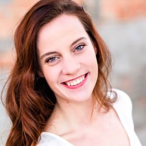 Rachel Miller – Headshot